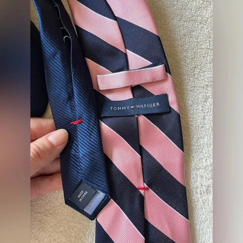 Tommy Hilfiger tie, pink and blue stripes - Picture 3 of 3